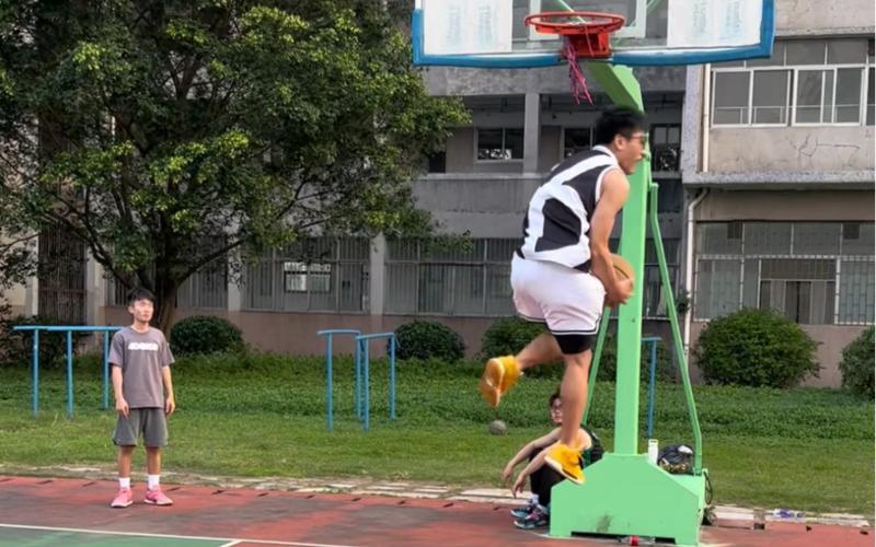 赛季中段的